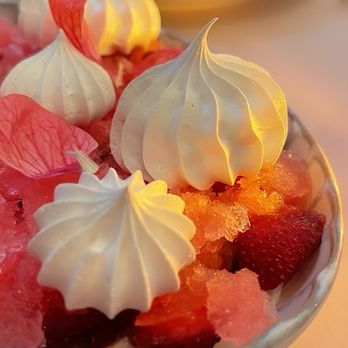 Funke - Meringata dessert. Totally divine panna cotta - Italian Near Me - Beverly Hills, California Funke - Meringata dessert. Totally divine panna cotta - Italian Near Me - Beverly Hills, California