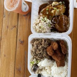 Kalua / katsu mix plate is with their interpretation of katsu loco . 20 minutes wait lil or no customers