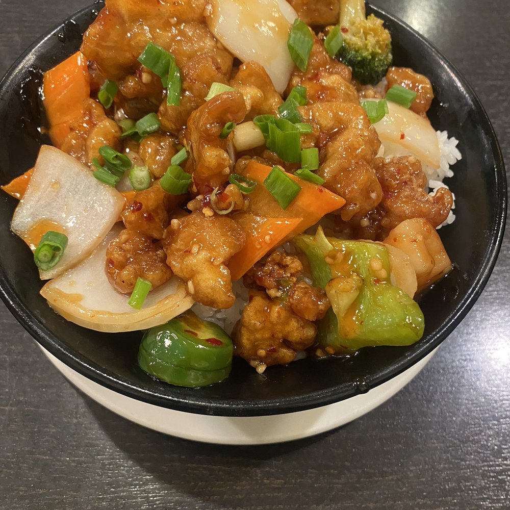 19. General Tso's Chicken Bowl 19. General Tso's Chicken Bowl