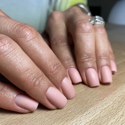 Nails by Muriel Monique - Gel overlay
