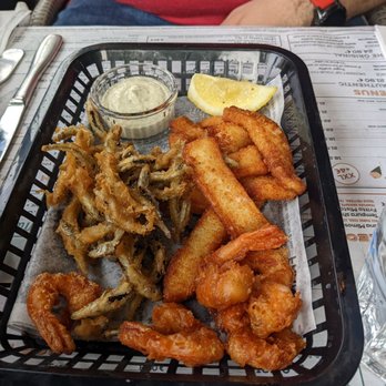 Léon de Bruxelles - Frito misto - Belgian Near Me - Paris, 75 Léon de Bruxelles - Frito misto - Belgian Near Me - Paris, 75