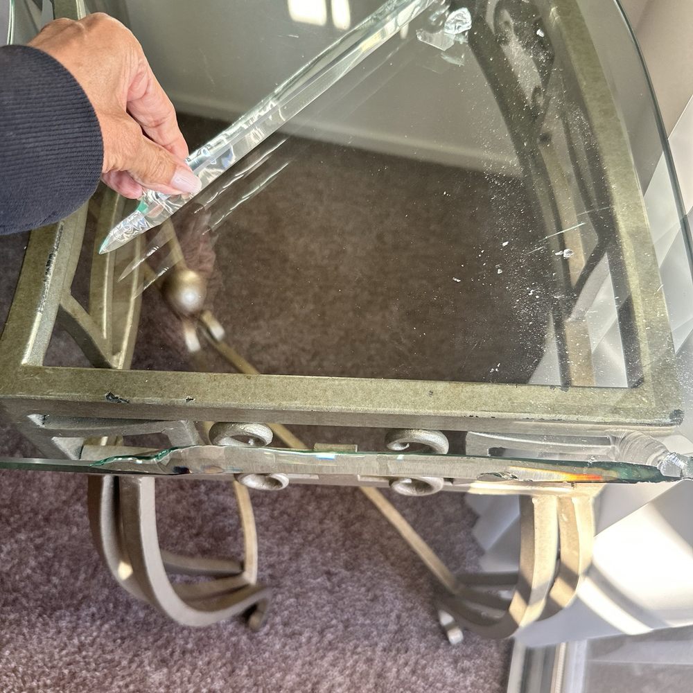 Affordable Reliable Moving and Storage - This is the same table. You could see how hard they drop that actually created a glass dagger from it it. - Movers Near Me - Costa Mesa, California Affordable Reliable Moving and Storage - This is the same table. You could see how hard they drop that actually created a glass dagger from it it. - Movers Near Me - Costa Mesa, California