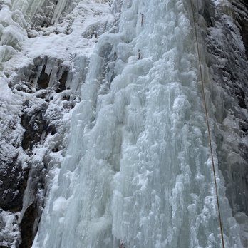 Peak Mountain Guides - Chockstone Chimney - Rock Climbing Near Me Peak Mountain Guides - Chockstone Chimney - Rock Climbing Near Me