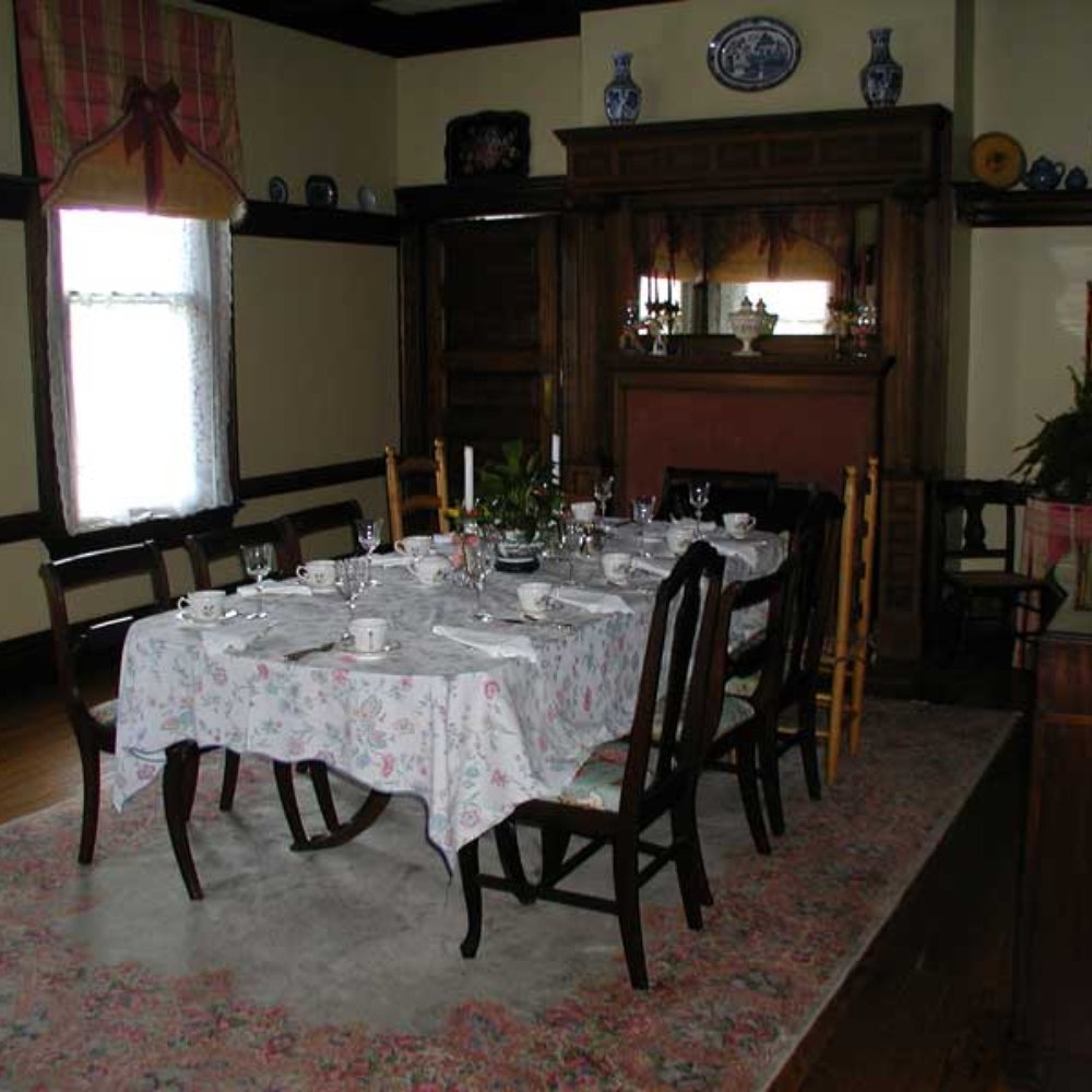 Taylor House Inn - The dining room - Hotels Near Me - Wilmington, North Carolina Taylor House Inn - The dining room - Hotels Near Me - Wilmington, North Carolina