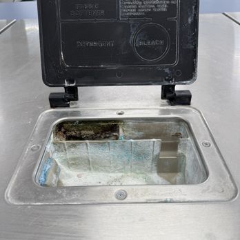Launderland Coin-Op Laundry - Heavy mold growth. - Laundromat Near Me - Corona, California