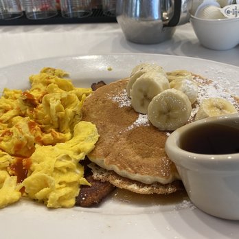 Chicago Waffles - Healthy Breakfast 2x2x2 - Breakfast & Brunch Near Me - Chicago, Illinois