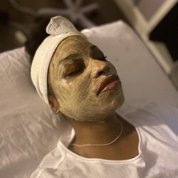 Hanan Day Spa - Facial