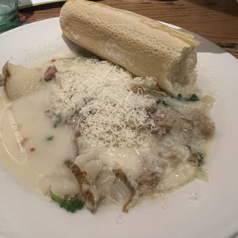 Olive Garden Italian Restaurant - Italian Near Me - Santee, California