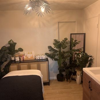 Shears Salon - Skin and Lash Lab - Esthetician Suite - Nail Salons Near Me - El Cajon, California Shears Salon - Skin and Lash Lab - Esthetician Suite - Nail Salons Near Me - El Cajon, California