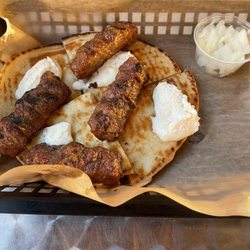 R-Bar and Grill - Cevapi!!!