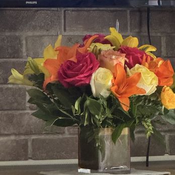 Brea Florist - $100 flower arrangement - Florists Near Me - Brea, California Brea Florist - $100 flower arrangement - Florists Near Me - Brea, California