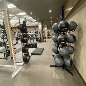 Life Time - Gyms Near Me - Shenandoah, Texas