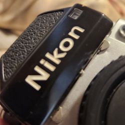 Roberts Camera - Broken f2 photomic finder.
