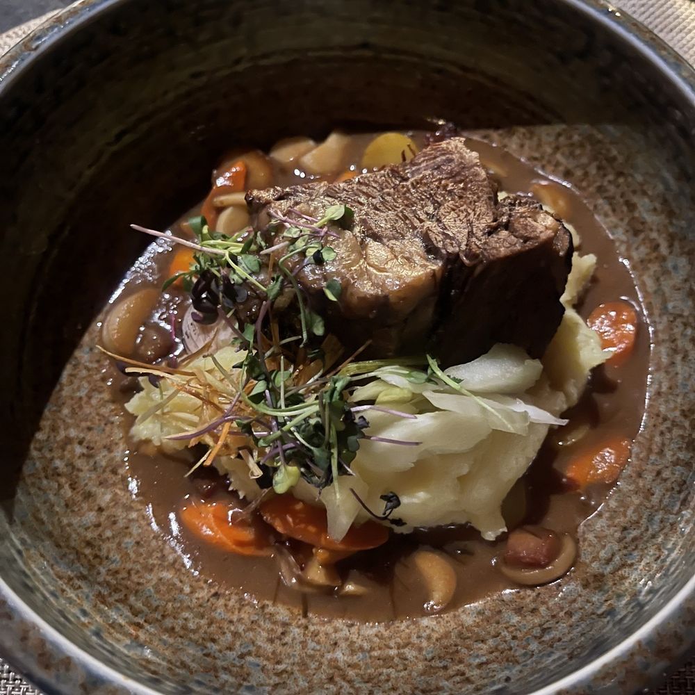 Amangani - Wagyu Zabuton Bourguignon - Hotels Near Me - Wyoming, Wyoming Amangani - Wagyu Zabuton Bourguignon - Hotels Near Me - Wyoming, Wyoming