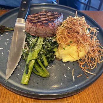 Earls Kitchen + Bar - Sirloin - New American Near Me - Orlando, Florida