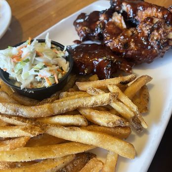 Applebee's Grill + Bar - Sports Bars Near Me - Clinton, Mississippi