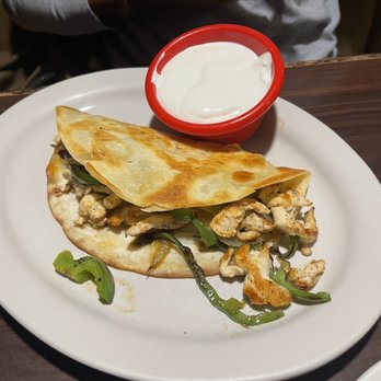 El Sombrero - Chicken Quesadilla Fajita Style - Mexican Near Me - Nashville, Tennessee El Sombrero - Chicken Quesadilla Fajita Style - Mexican Near Me - Nashville, Tennessee