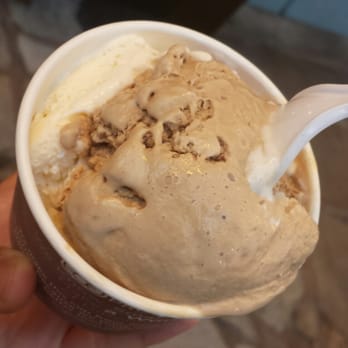 Lappert's Hawaii - Kona Coffee & Mac Nut..yummy!! - Ice Cream & Frozen Yogurt Near Me - Honolulu, Hawaii