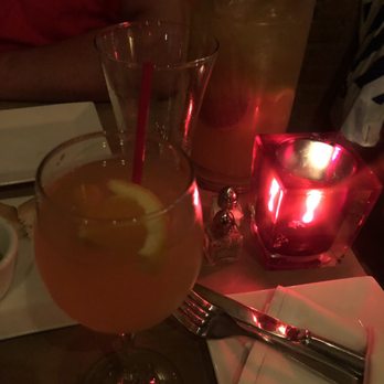 Beso - White sangria peach flavor - Spanish Near Me - Staten Island, New York