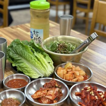 Myung Ga Haejangguk - a variety of dishes - Korean Near Me - Gardena, California