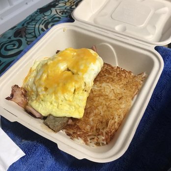 Vanta Cafe - Meat lovers omelet with hash brown and toast ! Yum - Breakfast & Brunch Near Me - Wailuku, Hawaii