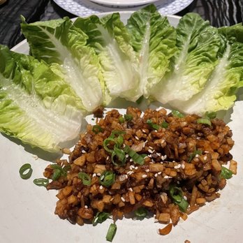 Mott 32 - Server reccomendation - Chinese Near Me - Las Vegas, Nevada
