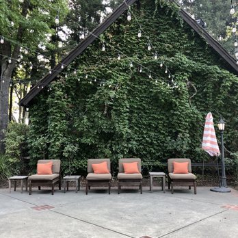 Harvest Inn - Sitting area on the property - Hotels Near Me - St Helena, California