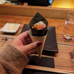 Studio 151 - Uni + toro + ikura hand roll