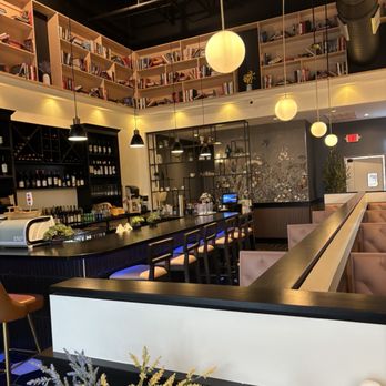 Finn Thai - Bar area - Thai Near Me - Ashburn, Virginia