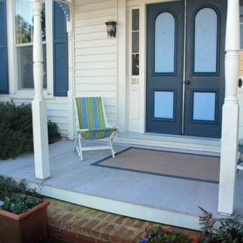 Atherston Hall Bed & Breakfast - Hotels Near Me - Urbanna, Virginia Atherston Hall Bed & Breakfast - Hotels Near Me - Urbanna, Virginia