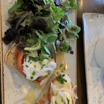 First Watch - Eggs Benedict with smoke salmon and hollandaise sauce - American Near Me - Chantilly, Virginia