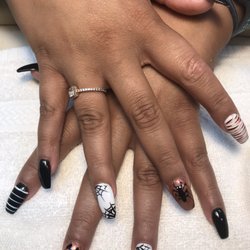 Deloux Nail Salon