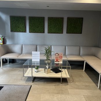 IVme Wellness + Aesthetics - Lobby - IV Hydration Near Me - Chicago, Illinois