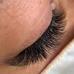 Beauty By Briana - CC 4D subtle cat eye