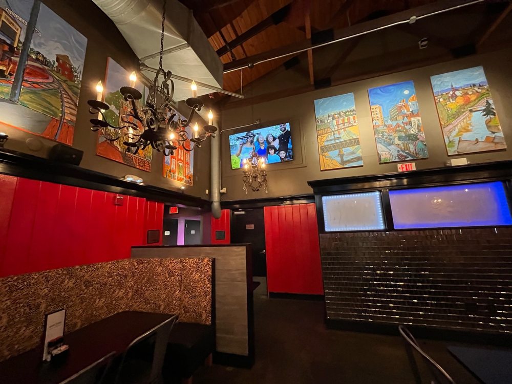 White Rose Bar and Grill
