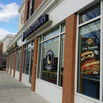 Insomnia Cookies - Desserts Near Me - Norfolk, Virginia