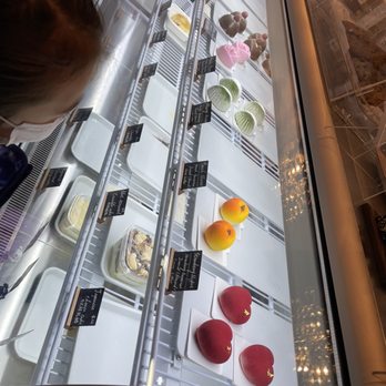 Pâte à Cake - My girls were in awe with the beautiful mini cakes - Patisserie/Cake Shop Near Me - Gaithersburg, Maryland