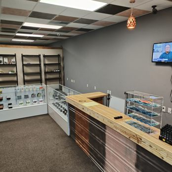 CBD AND VAPE GURUS - Updated May 2026 - 39 Photos - 1907 Old Jacksboro Hwy,  Lafollette, Tennessee - Vape Shops - Phone Number - Yelp