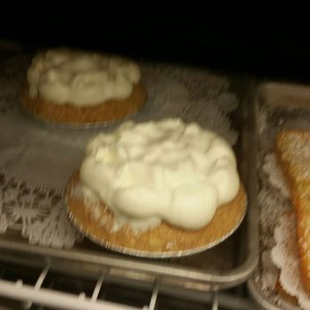 Magnolia Bakery - Banana cream - Bakeries Near Me - Chicago, Illinois Magnolia Bakery - Banana cream - Bakeries Near Me - Chicago, Illinois