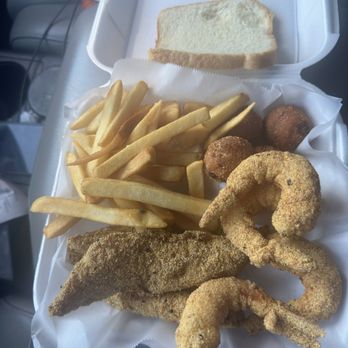 7TH STREET SEAFOOD FISH MARKET - Updated December 2025 - 14 Photos