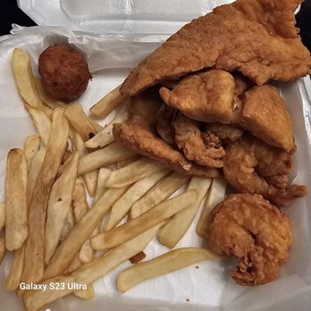 Seafood Kitchen - Cheasapeake - fried fish and french fries - Seafood Near Me - Chesapeake, Virginia Seafood Kitchen - Cheasapeake - fried fish and french fries - Seafood Near Me - Chesapeake, Virginia