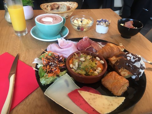 Kafeenn Coffee Shop by null