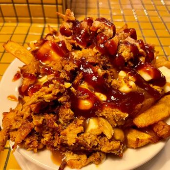 Phil Smoked Meat - poutine porc - Sandwiches Near Me - Quebec City, Quebec Phil Smoked Meat - poutine porc - Sandwiches Near Me - Quebec City, Quebec
