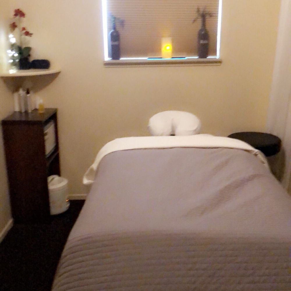 Baths at Roman Spa - Clean massage room - Day Spas Near Me - Calistoga, California Baths at Roman Spa - Clean massage room - Day Spas Near Me - Calistoga, California