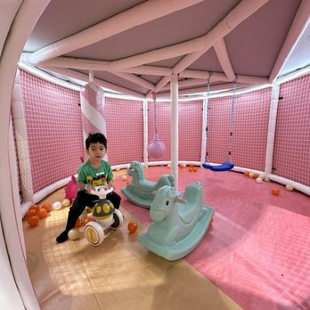 Twinkle Land Play Cafe - Cafes Near Me - Bellevue, Washington