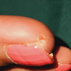 Sparkle Nail Salon - The day they were done my skin was cut!