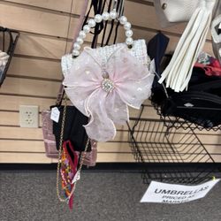 Thrifting 4 Gifting