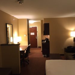 Holiday Inn Express & Suites Helena - Spacious rooms