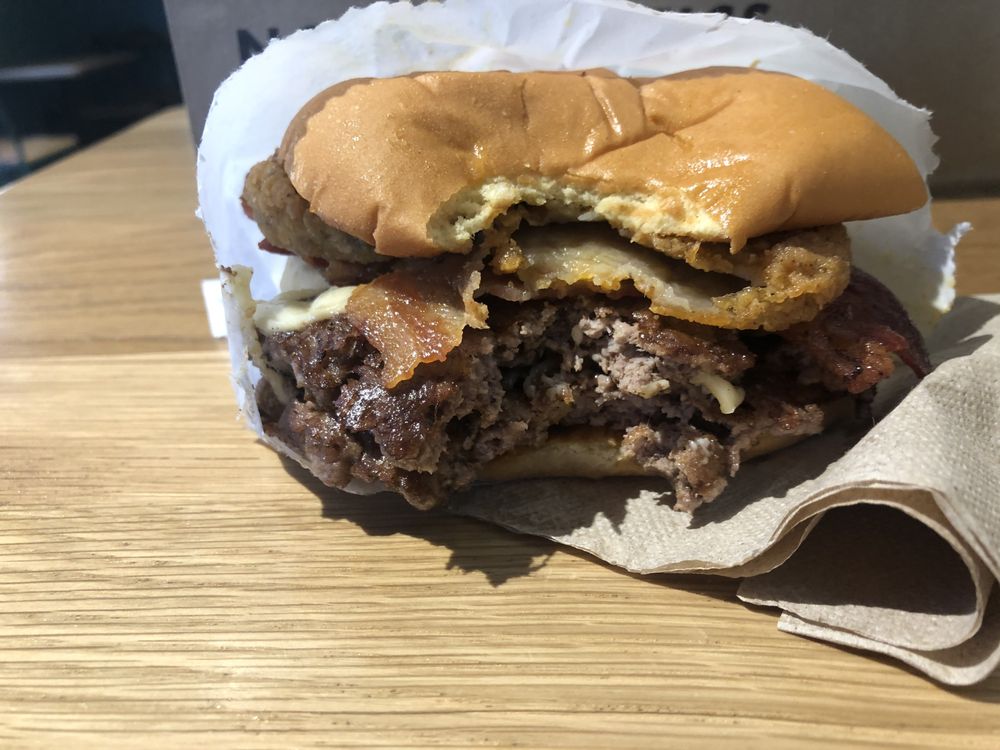 SHAKE SHACK Updated September 2025 38 Photos & 35 Reviews 1554 S