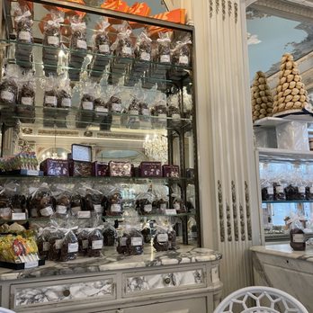La Reine Mathilde - Bakeries Near Me - Bayeux, 14